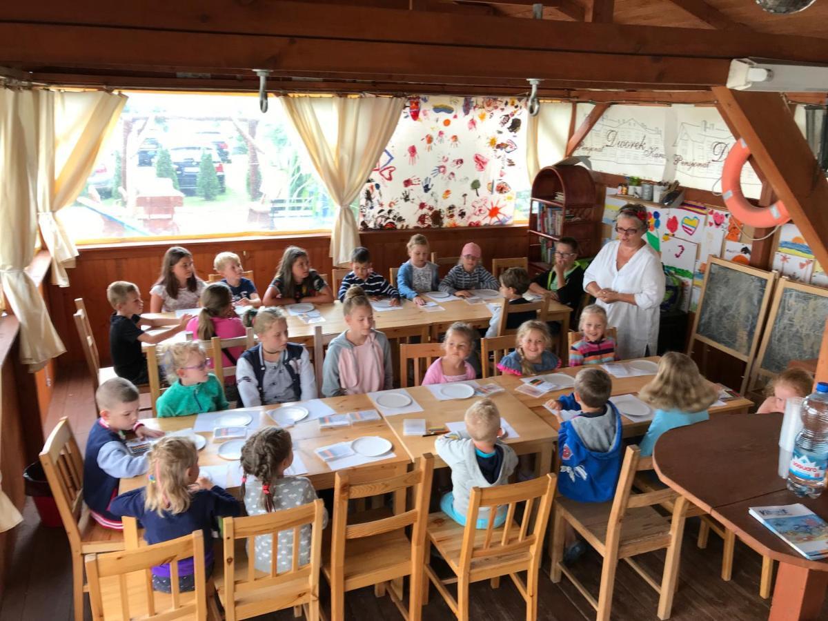 Dworek Karwia U Ewy Wiosenna 10 Luaran gambar
